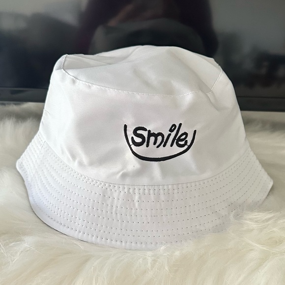 Double sided Bucket hat - Picture 5 of 7